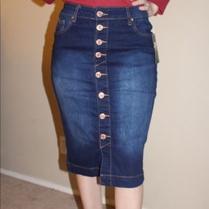 Denim button up skirt!